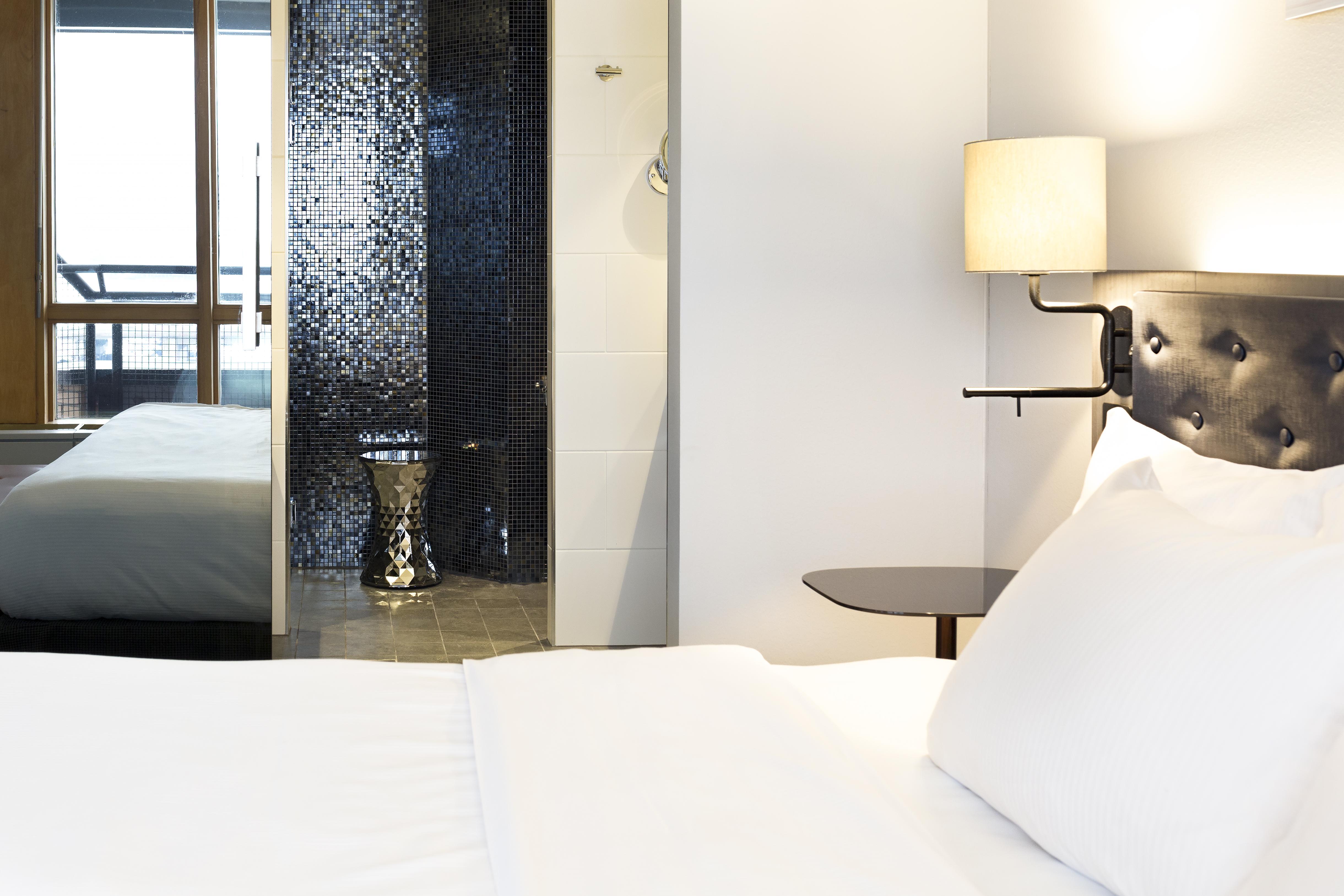 Hilton Helsinki Strand Extérieur photo A room at the hotel