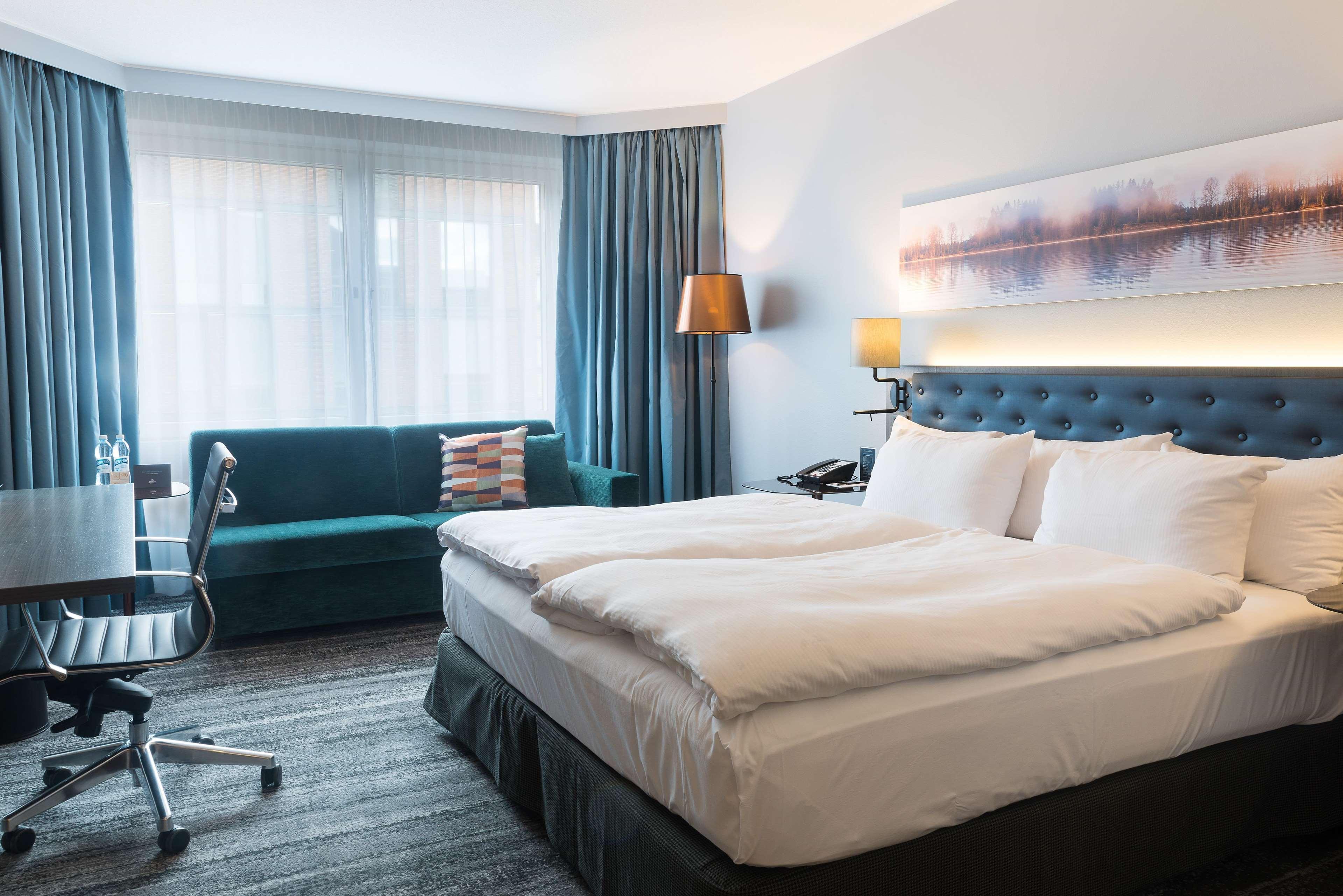 Hilton Helsinki Strand Extérieur photo A room at the hotel