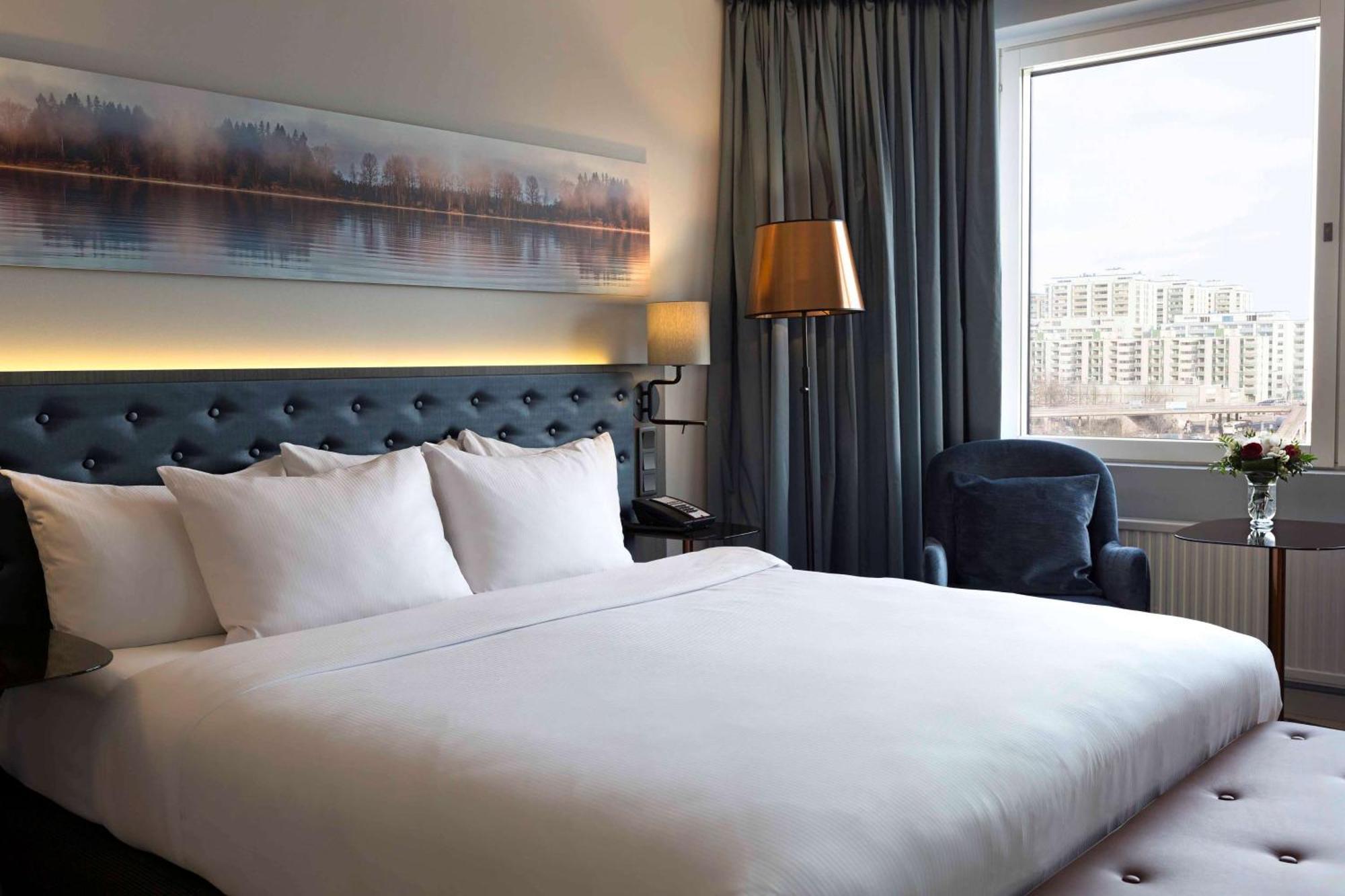 Hilton Helsinki Strand Extérieur photo A room at the hotel